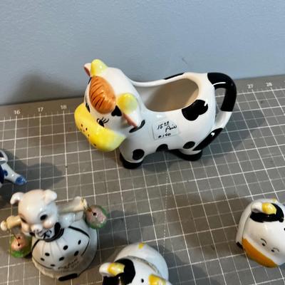 Farm Animals, Cows and Pigs 