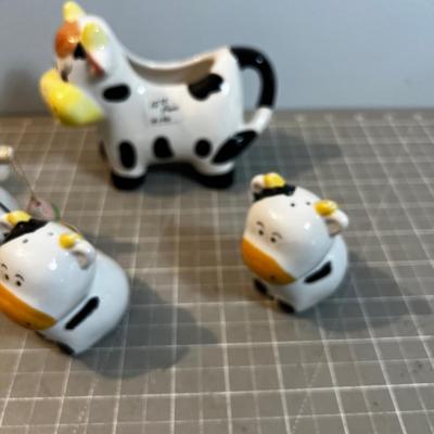 Farm Animals, Cows and Pigs 