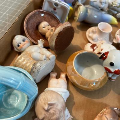 Box Top of Figurines Small, All Sorts 