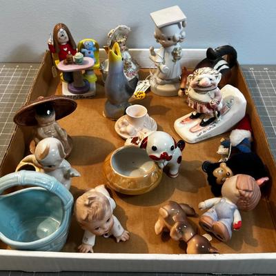 Box Top of Figurines Small, All Sorts 