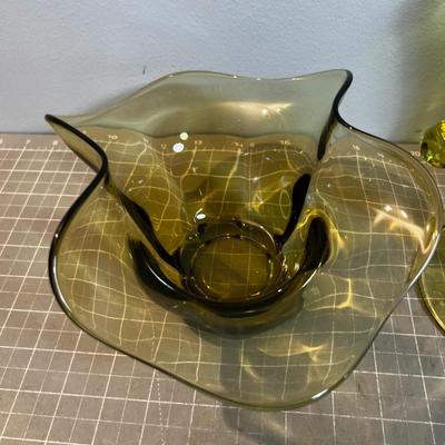 4 Pieces of Avocado Green Glass - Probably Ducan Miller