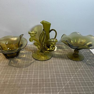 4 Pieces of Avocado Green Glass - Probably Ducan Miller