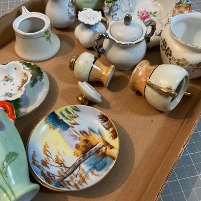 Lot of Little Ceramics