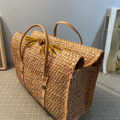 Knitting Basket with Yarn 