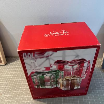 Decorative Gift Box Set Appears to be Unused. 