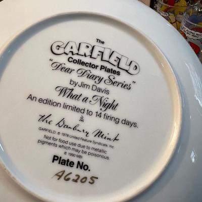 UNBELIEVABLE LOT OF GARFIELD! 