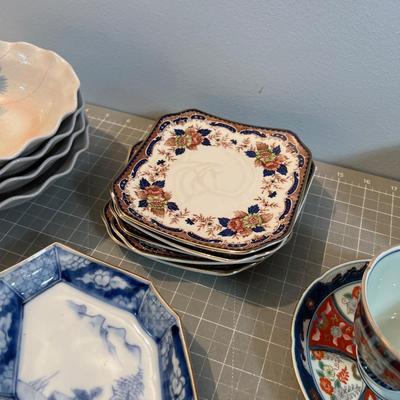 Asian Ceramics, Rice  Bowls, Etc. 