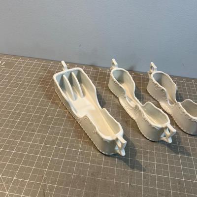 Nice. White Porcelain Trays for Utensils