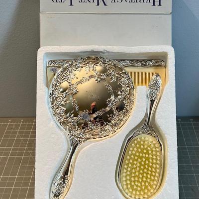 Magnificent Mirror Brush Combo Dresser Set