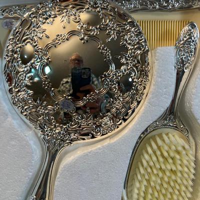 Magnificent Mirror Brush Combo Dresser Set