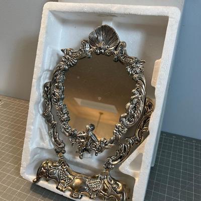 Magnificent Mirror for Dressing Table
