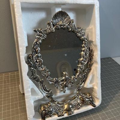 Magnificent Mirror for Dressing Table