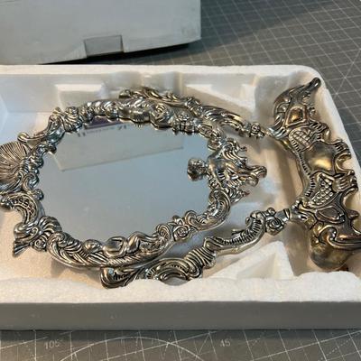 Magnificent Mirror for Dressing Table