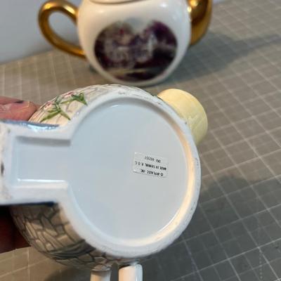 2 Tea Pots, Thomas Kincade 