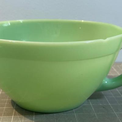 JADEITE Pouring Spouted Mixing Bowl