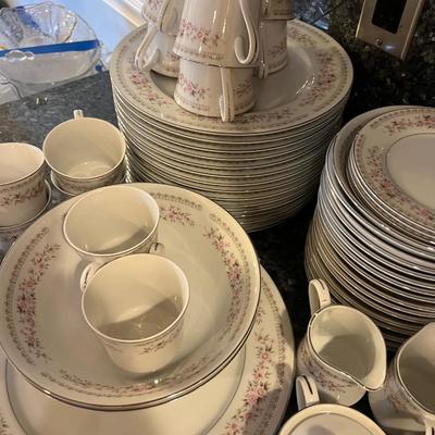 CHINA - Alexandria Pattern, by Diamond China. Service for 8