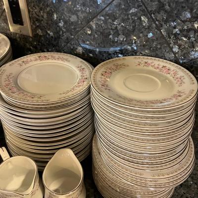 CHINA - Alexandria Pattern, by Diamond China. Service for 8