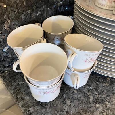 CHINA - Alexandria Pattern, by Diamond China. Service for 8