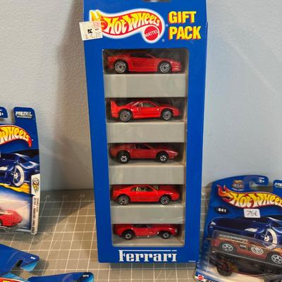 Excellent Garth! - 46 HOT WHEELS New in the Package ! From Early 2000