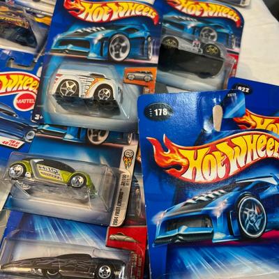 Excellent Garth! - 46 HOT WHEELS New in the Package ! From Early 2000