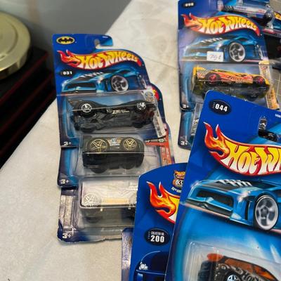 Excellent Garth! - 46 HOT WHEELS New in the Package ! From Early 2000