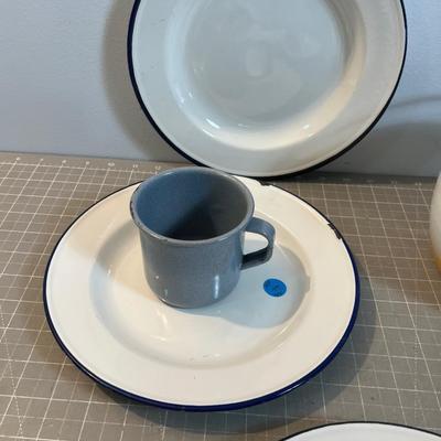 Enamel Ware, Several Pieces 