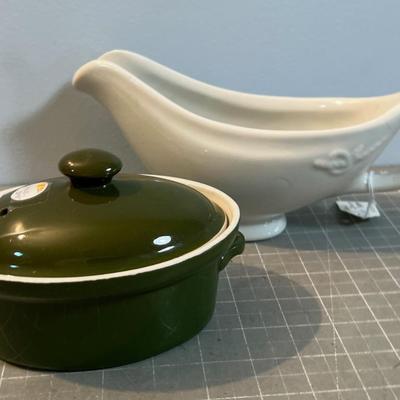 Hall Gravy Boat & Tiny Roaster 