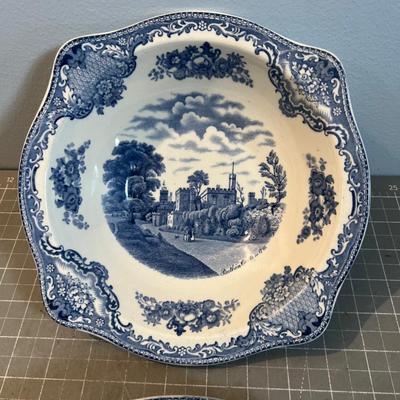 Johnson Brothers, Blue Transfer Ware 2 pieces of "Old Brittian Castles" 