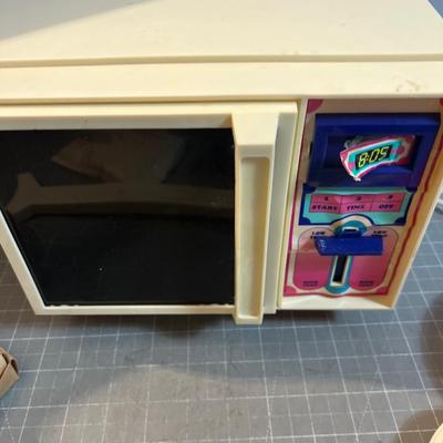 VINTAGE Easy Bake Oven 1980's Version. 