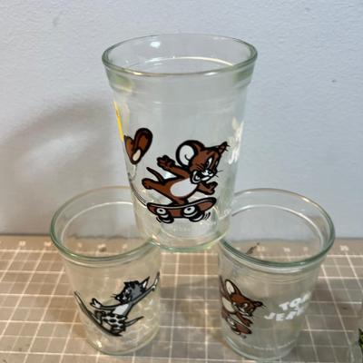 Welch's Jelly Jar Cups with Characters on them, COLLECTIBLE Vintage. 