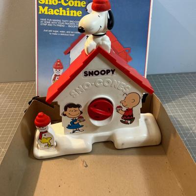 Snoopy Snow Cone Machine 