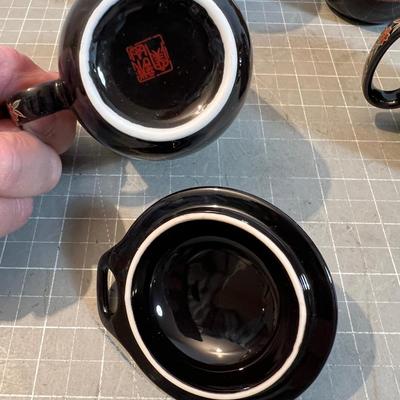 5 Tea Cups with 5 Lids 