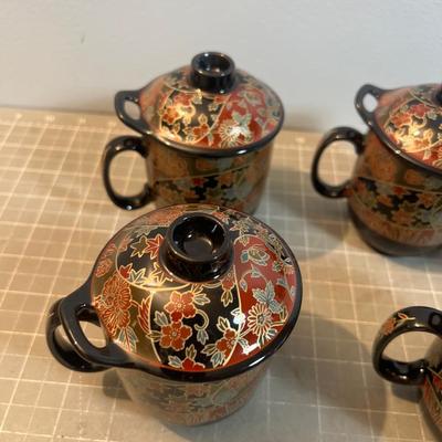 5 Tea Cups with 5 Lids 