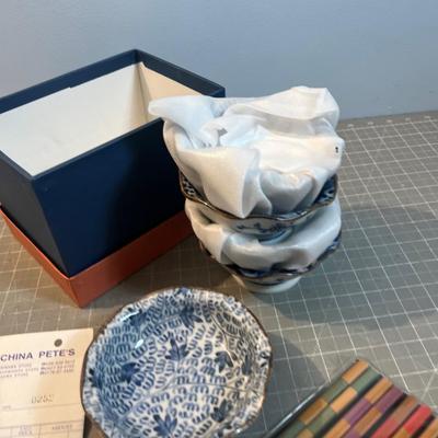 Lovely Rice Bowls with Chop Sticks NEW never Used. 
