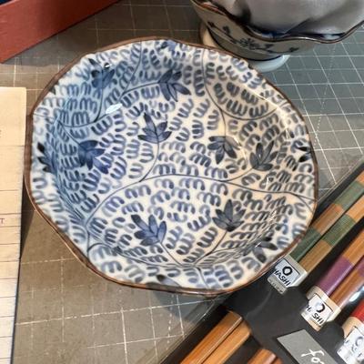 Lovely Rice Bowls with Chop Sticks NEW never Used. 