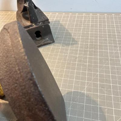 SAD Iron Collection, ANTIQUE Cast Iron Irons. 