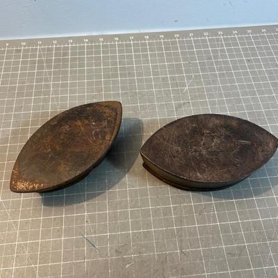 2 Antique Irons, Iron 