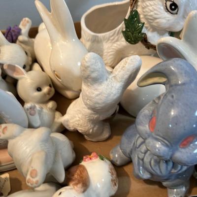 Super Lot of Ceramic Figurines for the 60's and 70' 