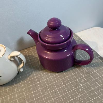 Tea Pots Lot (4) 