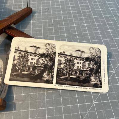 Vintage STEREO Viewer with a couple of Cards