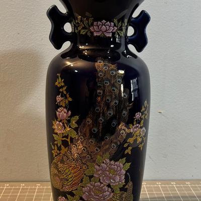 LOVELY Peacock Vase, pretty!