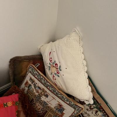 Basement: - Throw Pillow Lot