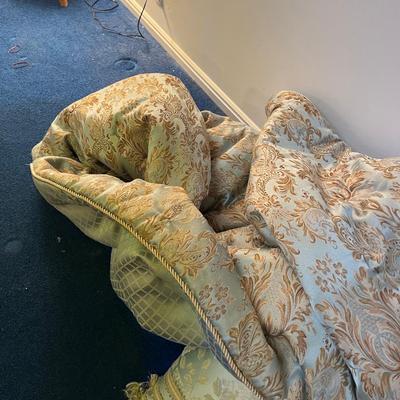 Basement:  a Queen Size Comforter, Skirt and 4 Pillows 