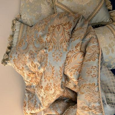 Basement:  a Queen Size Comforter, Skirt and 4 Pillows 