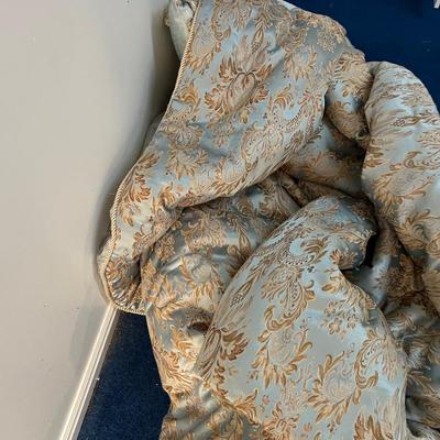 Basement:  a Queen Size Comforter, Skirt and 4 Pillows 