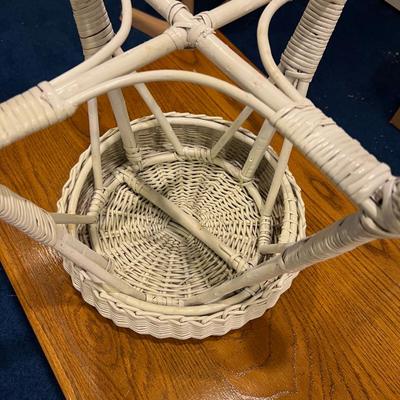 Basement: Wicker Stool