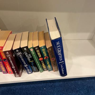 Basement: Sue Grafton NOVELS 