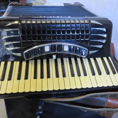 Sale Photo Thumbnail #97