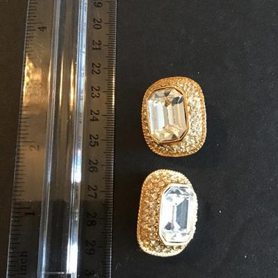 Beautiful Gold Tone Fashion earrings