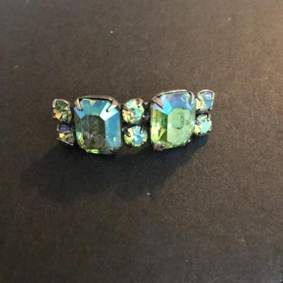 Beautiful, vintage, green, aurora borealis, Crystal bar, pin brooch